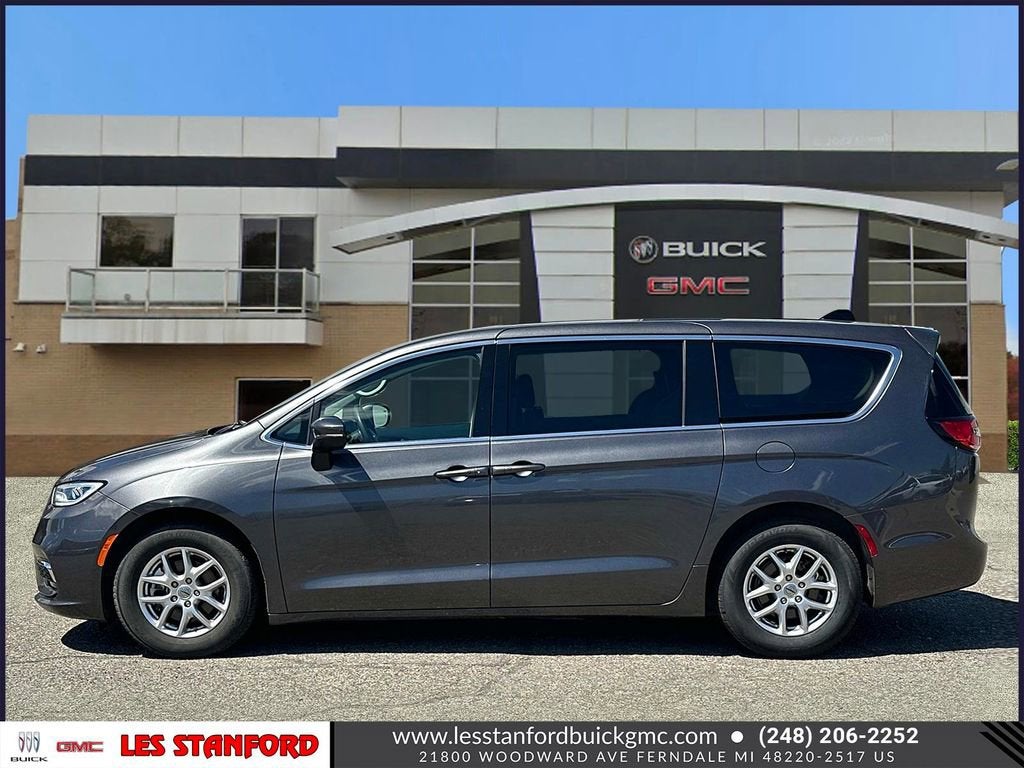 2023 Chrysler Pacifica — side profile view